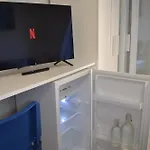 Camera Comfort Matrimoniale Con Bagno E Zona Cottura Кьявари