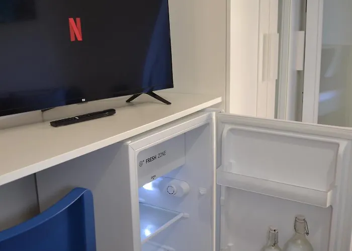 Camera Comfort Matrimoniale Con Bagno E Zona Cottura Кьявари